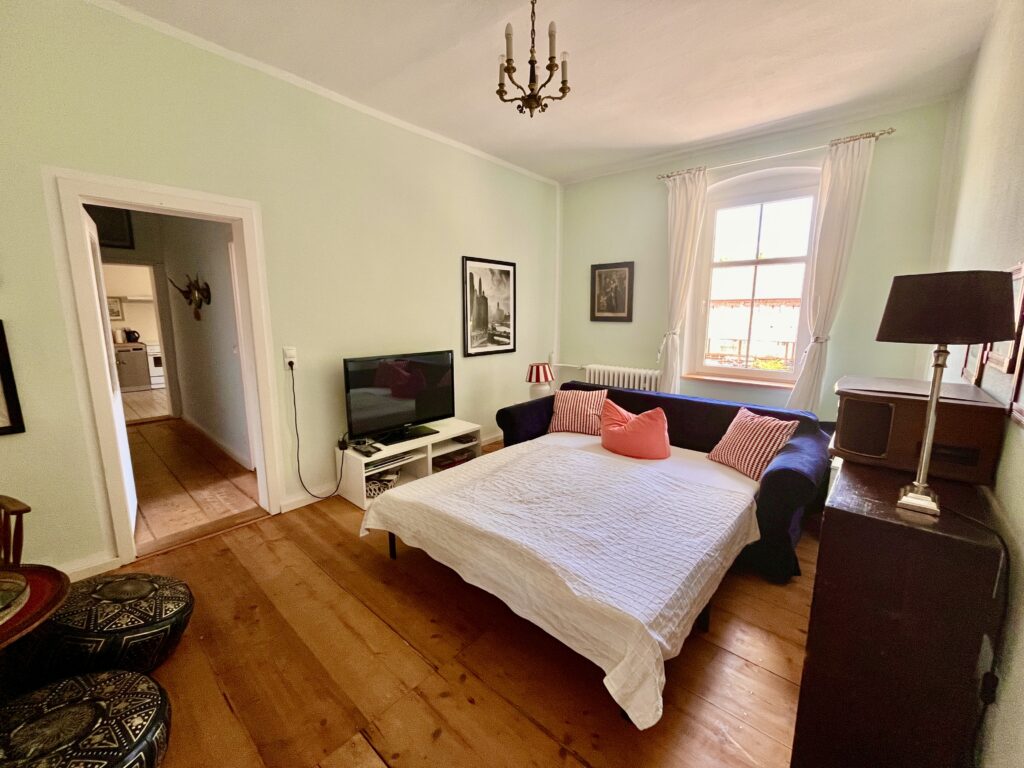 Grünes Wohnzimmer FeWO Hof Weitwinkel