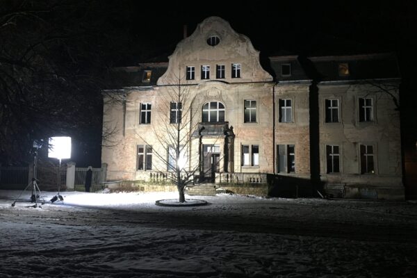Herrenhaus beleuchtet Filmaufnahme